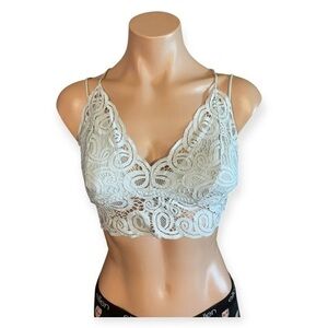 VS PINK Women’s Light Blue Medium Lace Bralette